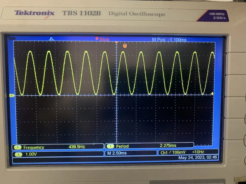 Pure sine goodness. A proper 440Hz sine rendered on our oscilloscope.